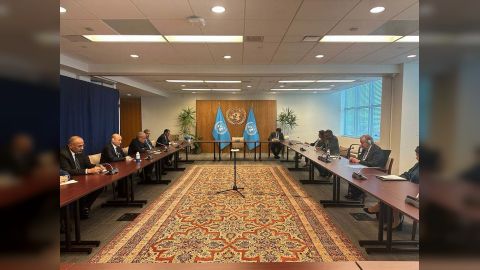 الرئيس العليمي يبحث وامين عام الأمم المتحدة الوضع الانساني وجهود احلال السلام في اليمن