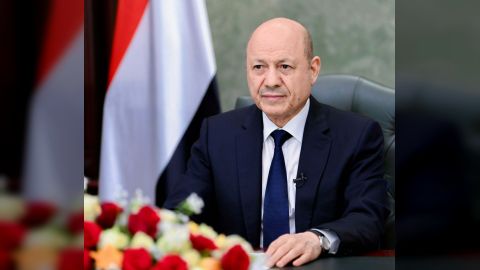 رئيس مجلس القيادة يدعو المليشيات إلى تعلم دروس سبتمبر والتخلي عن مشروعها غير القابل للحياة