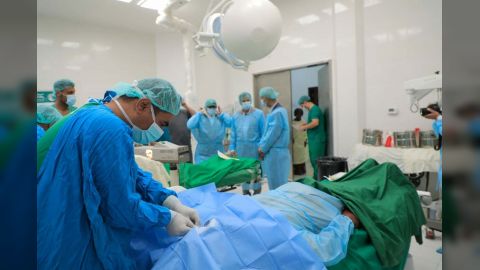 تدشين مخبم طبي مجاني لطب وجراحة العيون بمستشفى الغيضة