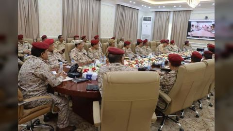 وزير الدفاع يجتمع بقيادات الوزارة لتقييم العام التدريبي والقتالي المنصرم