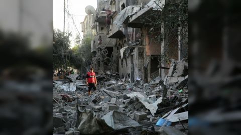 غزة... ارتفاع عدد ضحايا العدوان الإسرائيلي إلى 2329 شهيدًا و9042 مصاباً