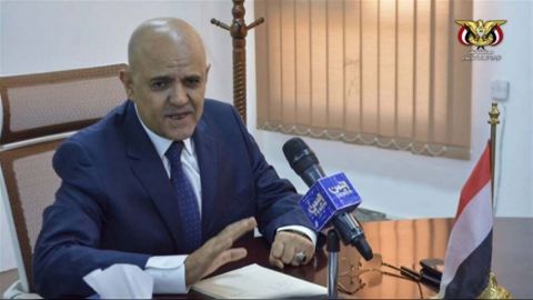 محافظ تعز: المبادرة الاستعراضية الغامضة للمليشيات الحوثية هي مناورة جديدة لتبرير استهداف المدينة