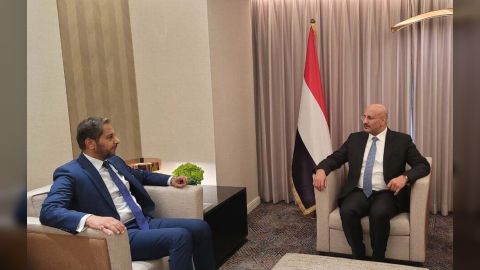 عضو مجلس القيادة العميد طارق صالح يلتقي السفير الجيبوتي