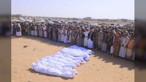 تشييع جثامين كوكبة من شهداء القوات المسلحة بمارب