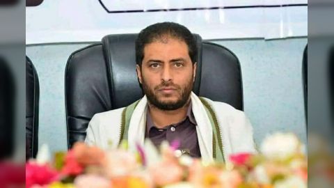 مليشيا الحوثي تفرض متهماً سابقاً بالانتماء لتنظيم إرهابي مُحاضراً في جامعات إب