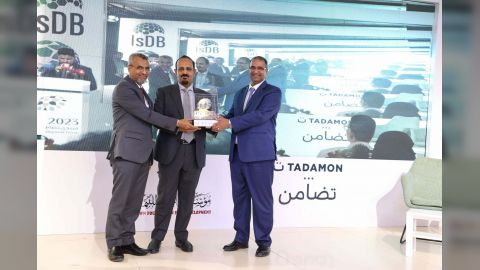 محافظ حضرموت ووزير الشؤون الاجتماعية والعمل يدشنان منتدى تضامن الدولي للتنمية بالمكلا