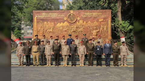رئيس الأركان يزور أكاديمية ناصر العسكرية وكلية القادة والاركان المصرية