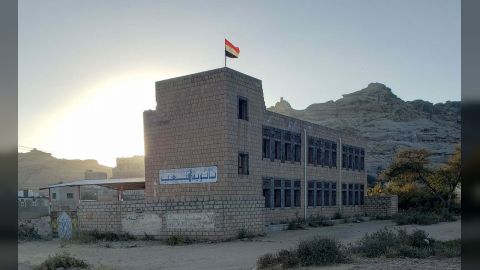 مدراء مدارس جُبن يهددون بتقديم استقالاتهم احتجاجا على تدخلات قيادي حوثي