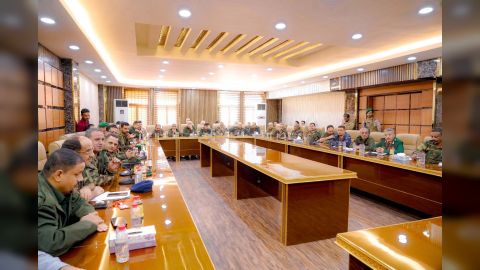 وزير الدولة محافظ عدن يناقش سبل تعزيز الأمن والاستقرار بالمحافظة