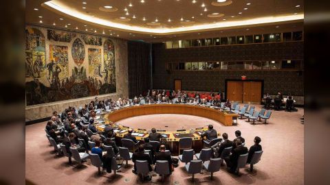 مشروع قرار أمريكي في مجلس الأمن لإدانة الهجمات الحوثية على سفن الشحن يجيز للدول الدفاع عن سفنها