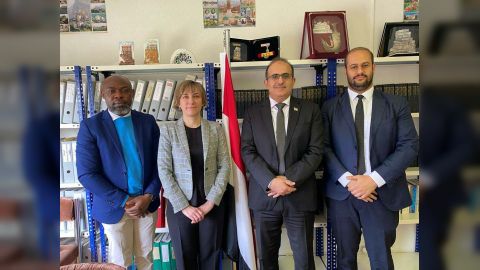 وزير الصحة يبحث مع الصندوق العالمي لمكافحة السل والايدز والملاريا تدخلاته في اليمن