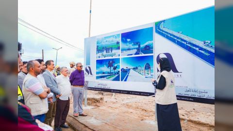 لملس يناقش ملف المتعاقدين بإدارة محو الأمية ويتفقد مشروعي تأهيل كورنيش الشهيد جعفر وشلالات العقبة [30/01/2024 01: 25]