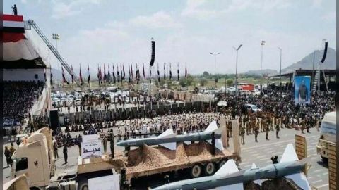 208 - 233535 - yemen - crisis - military - parades - houthi - peace - effort_700x400