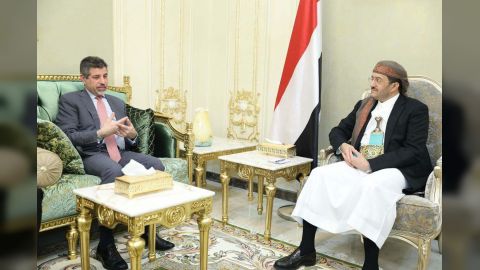 عضو مجلس القيادة الرئاسي عثمان مجلي يلتقي السفير الأمريكي