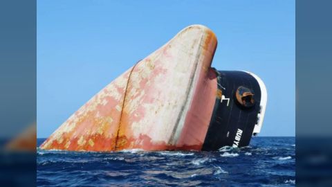 واشنطن تعتقد أن مرساة سفينة روبيمار قطعت كابلات بحرية