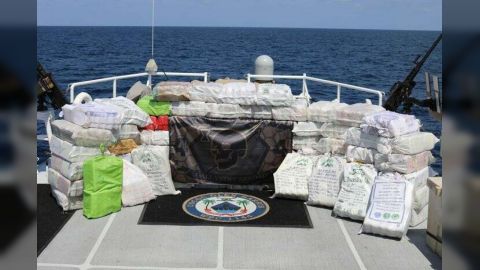 البحرية الدولية المشتركة تصادر شحنة مخدرات في بحر العرب مهربة لوكلاء إيران