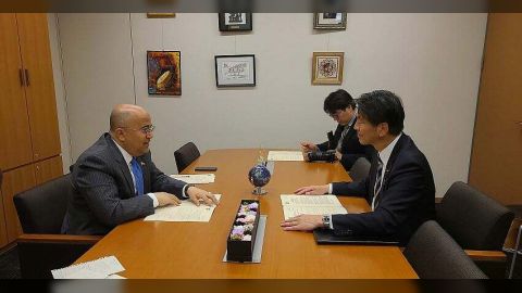 السفير السنيني يبحث مع عضو مجلس النواب الياباني تعزيز التعاون في المجال البرلماني