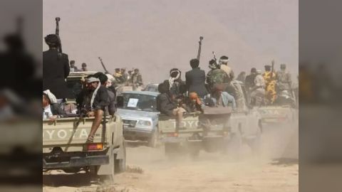 البيضاء... مليشيا الحوثي تدفع بعشرات الأطقم والعربات العسكرية إلى رداع بعد يوم من مجزرة حي الحفرة