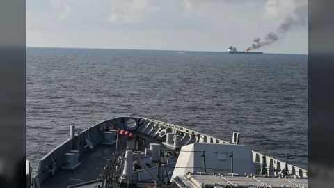 البحرية البريطانية تؤكد جنوح ناقلة نفط يونانية بعد تعرضها لهجمات في البحر الأحمر