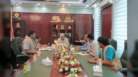 محافظ المهرة يلتقي ممثل مكتب الأمم المتحدة لخدمات المشاريع UNOPS بالمحافظات الشرقية