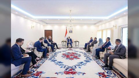 رئيس الوزراء يستقبل في عدن المبعوث الاممي الى اليمن