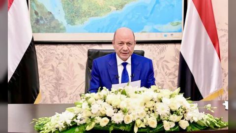 رئيس مجلس القيادة في خطاب للشعب: ملتزمون بالشراكة الواسعة في السلطة والثروة وانهاء المراكز المقدسة للحكم