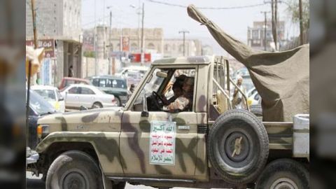 صنعاء... مسلحون حوثيون يعتدون على محامية ونقلها لأحد المستشفيات