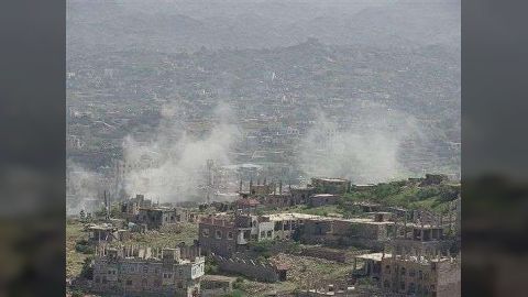 مليشيات الحوثي الإرهابية تقصف المناطق الآهلة بالسكان غرب تعز