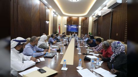 اجتماع برئاسة وزير الصحة يناقش الوضع الوبائي للكوليرا وترتيبات حملة التحصين ضد شلل الأطفال