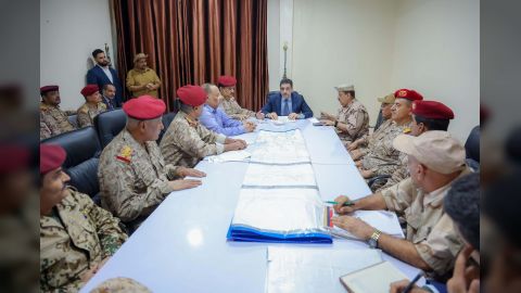 رئيس الوزراء يترأس في عدن اجتماعاً لهيئة العمليات المشتركة