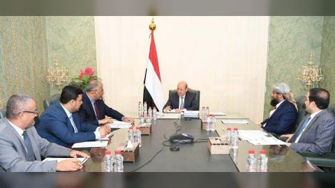 مجلس القيادة الرئاسي يعقد اجتماعا طارئا لمناقشة تطورات الساحة الوطنية