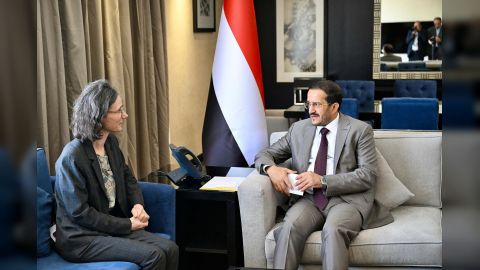 مجلي يلتقي السفيرة كمون ويؤكد ان ميليشيا الحوثي تعمل على تأزيم الوضع وتأجيج الصراع