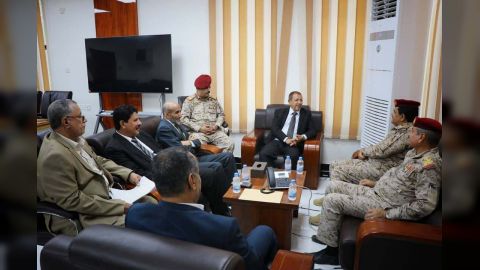 رئيس مجلس القضاء الأعلى يناقش مع وزير الدفاع أوضاع القضاء العسكري