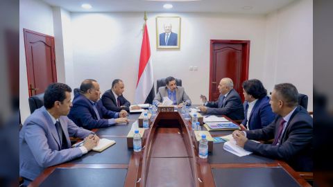 رئيس الوزراء يوجه بإعداد رؤية وطنية تعكس أولويات اليمن لمواجهة التغيرات المناخية