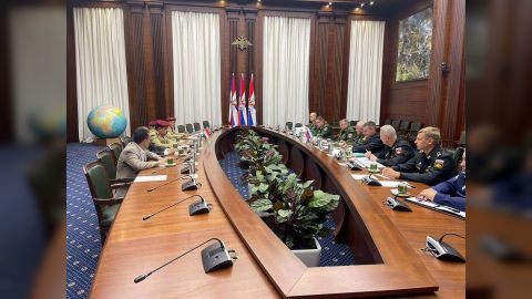 الفريق الداعري يبحث مع نائب وزير الدفاع الروسي تعزيز التعاون الدفاعي