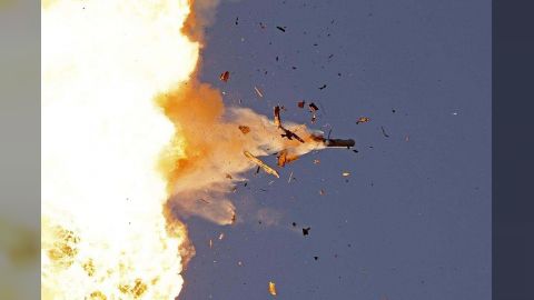 حزب الله يشن هجوما واسعا على الإسرائيلي وجيش الاحتلال يرد بغارات مكثفة على جنوب لبنان