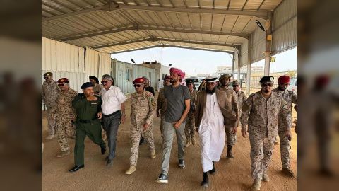 رئيس هيئة الأركان العامة يتفقد أوضاع القوات المكلفة بحماية وأمن منفذ الوديعة