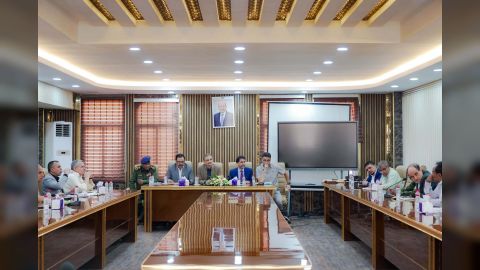 وزير الدولة محافظ عدن يوجّه بسرعة تنفيذ توصيات اللجنة الوزارية بشأن محطات الغاز