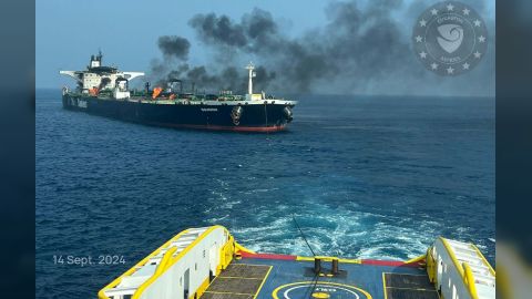 مهمة بحرية أوروبية تعلن نجاح قطر السفينة سونيون وبدء سحبها إلى مكان آمن