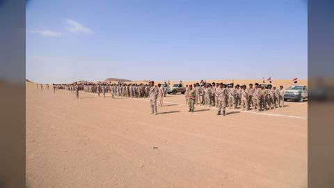 رئيس هيئة العمليات يشهد عرضاً عسكرياً للقوات المشتركة في قطاع عارين