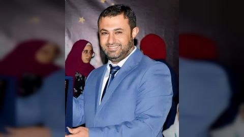 استشهاد دكتور يمني مع والدته بغارة للعدو الصهيوني على لبنان