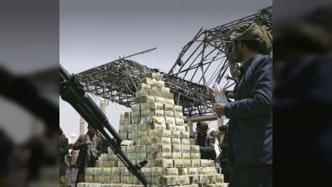 لايستفيد منها سوى اللصوص... نادي المعلمين: أموال صندوق دعم المعلم لا يصلنا منها شيء