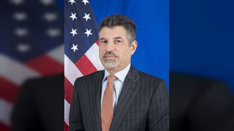 السفير الأمريكي: التكتل الوطني للأحزاب لحظة محورية في تاريخ اليمن السياسي