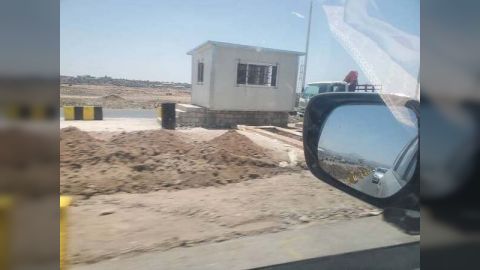 مليشيا الحوثي تدشن العمل في نقطة جبايات جديدة بالمدخل الشمالي لصنعاء