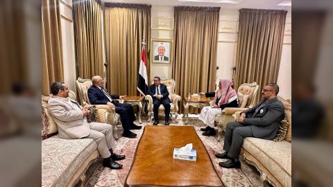 رئيس مجلس الشورى يلتقي أمين عام مجلس حضرموت الوطني