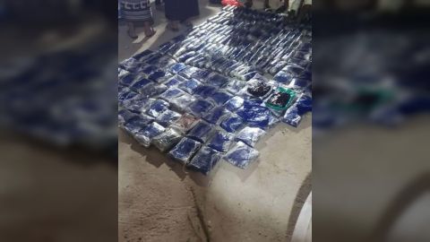 جمارك شحن تضبط 200 كيلو من مادة الحشيش المخدر