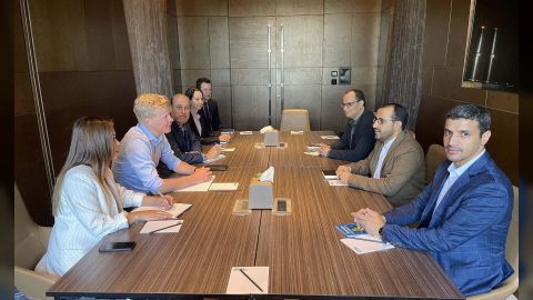 واشنطن تطلب من مسقط طرد وفد الحوثيين المتواجد على أراضيها