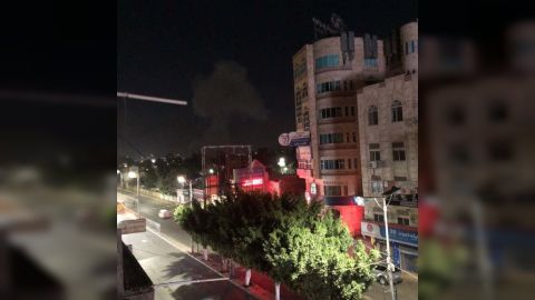 واشنطن تقول إنها استهدفت بغارة جوية مركز عمليات بصنعاء والحوثيون