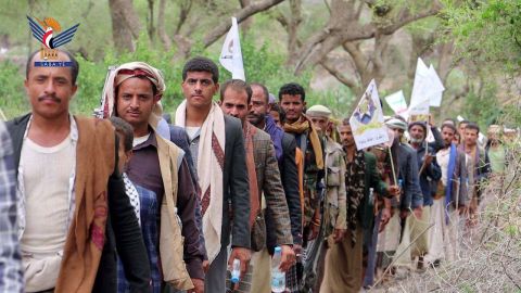 إب... مليشيا الحوثي تُجبر عشرات المعلمين على حضور دورات طائفية