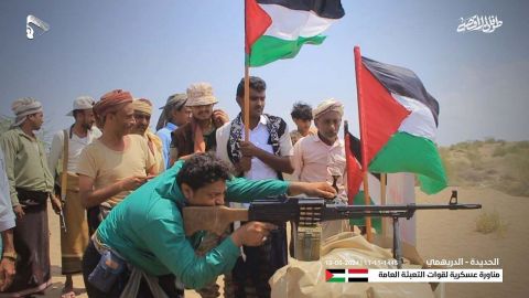 المليشيا تُخضع موظفي وزارة الزراعة في صنعاء لدورات طائفية وعسكرية